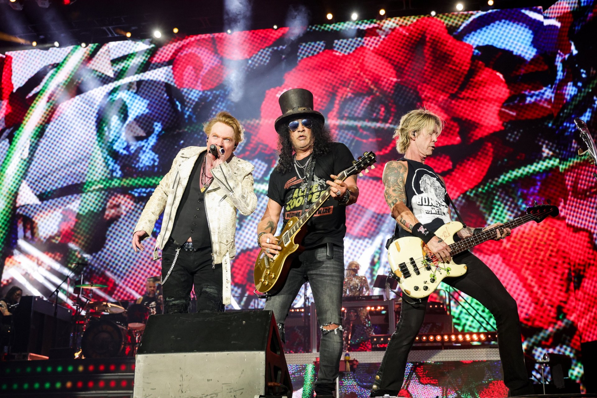 Guns N' Roses ex-manager files lawsuit against band