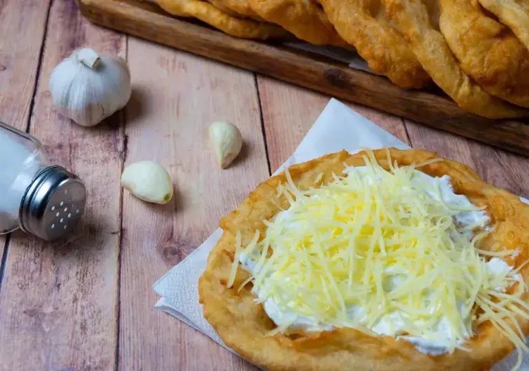 Konec doby langoše jen z pouti! V Praze otevřela nová Langošérije ...