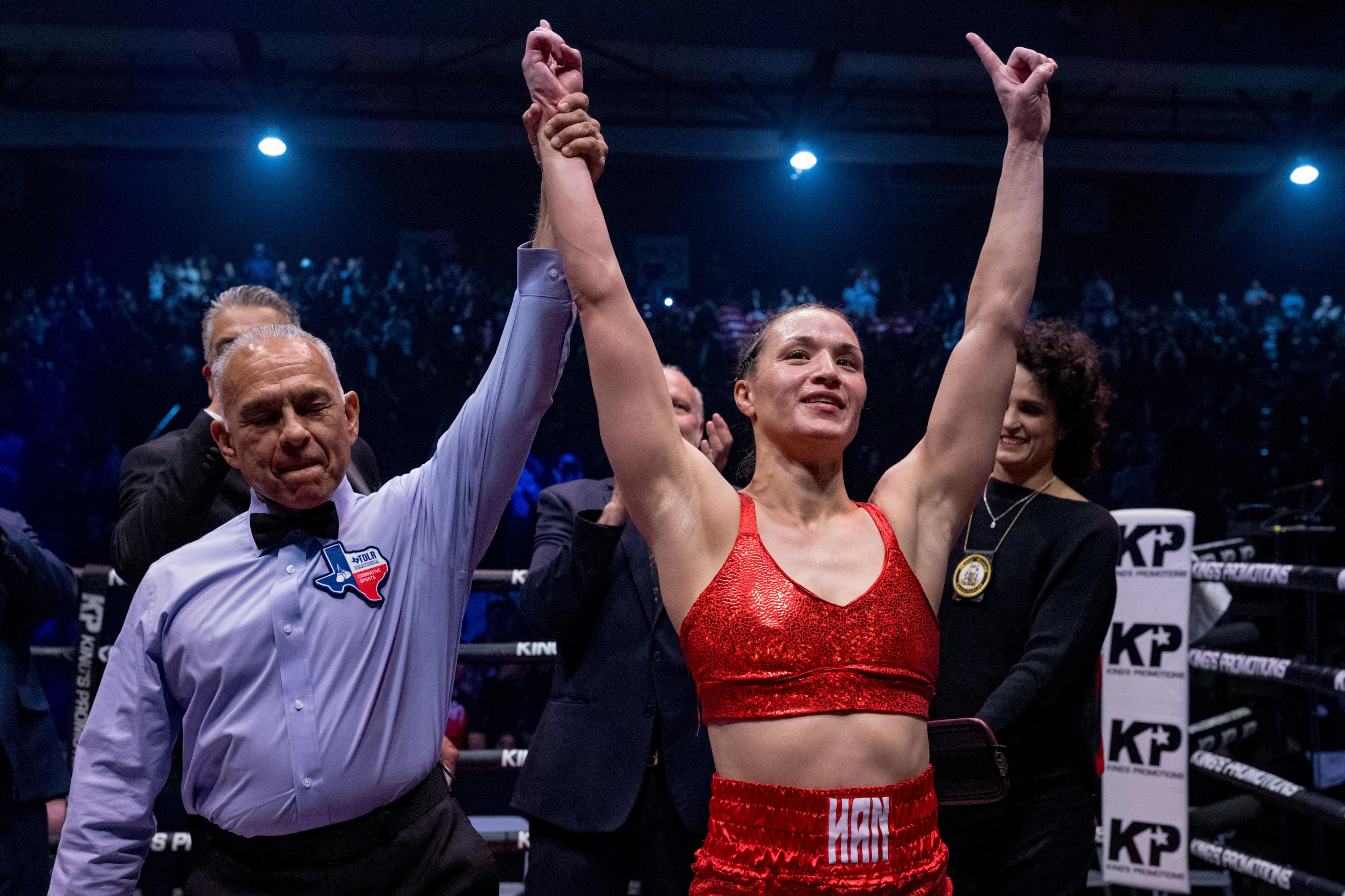 El Paso's Stephanie Han to defend WBA lightweight title against Holly ...
