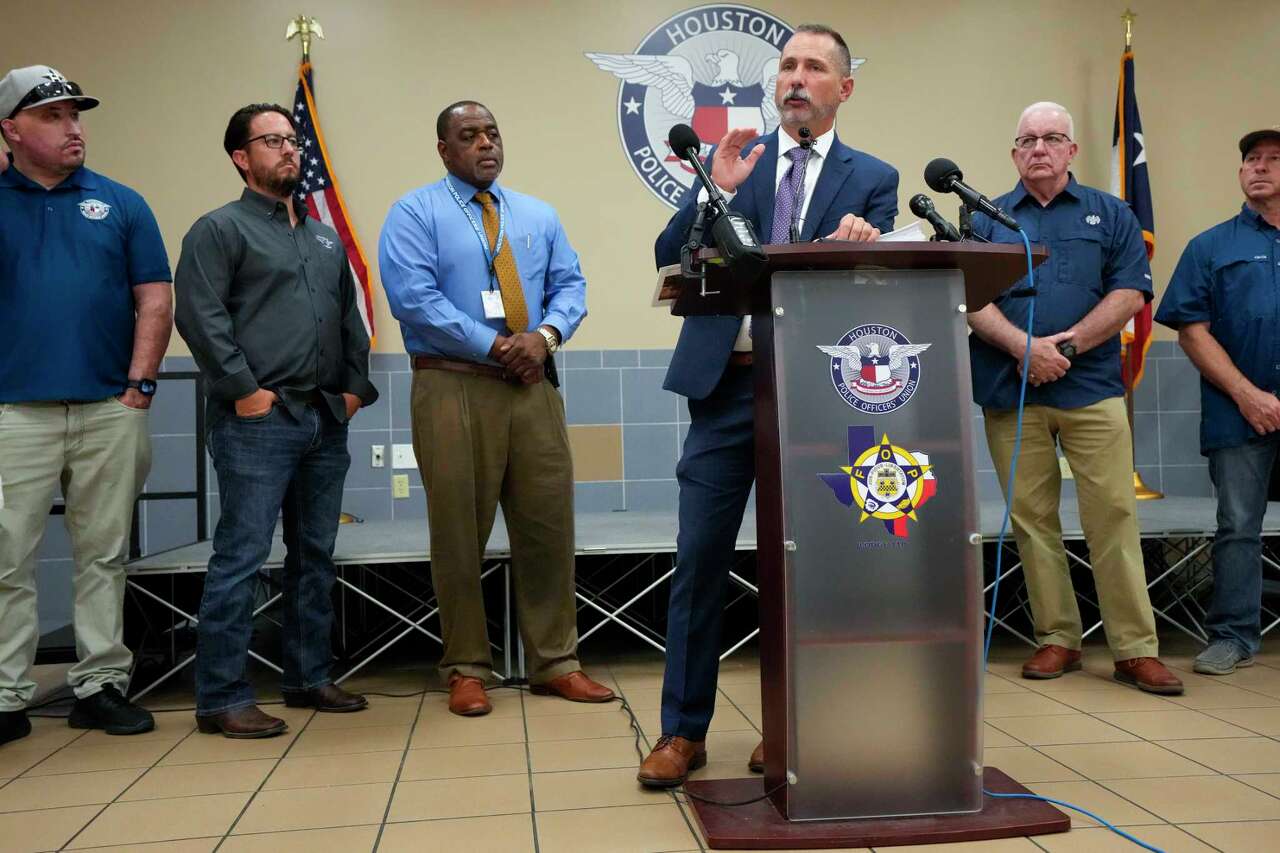 Houston police union invites NYPD officers to apply at HPD after ...