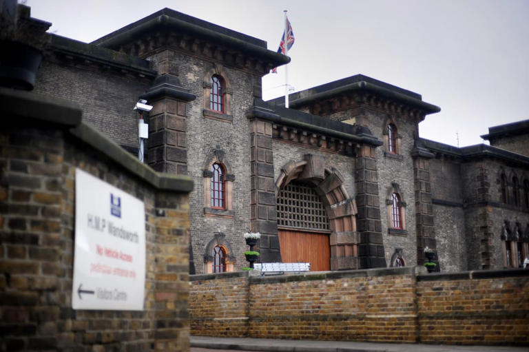 Two prisoners on run after being wrongly released from London jail