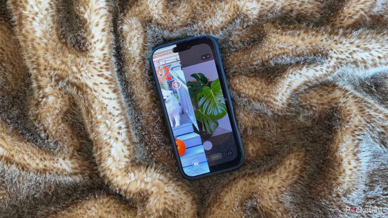 Apple just fixed this annoying lock screen feature with iOS 26.1
