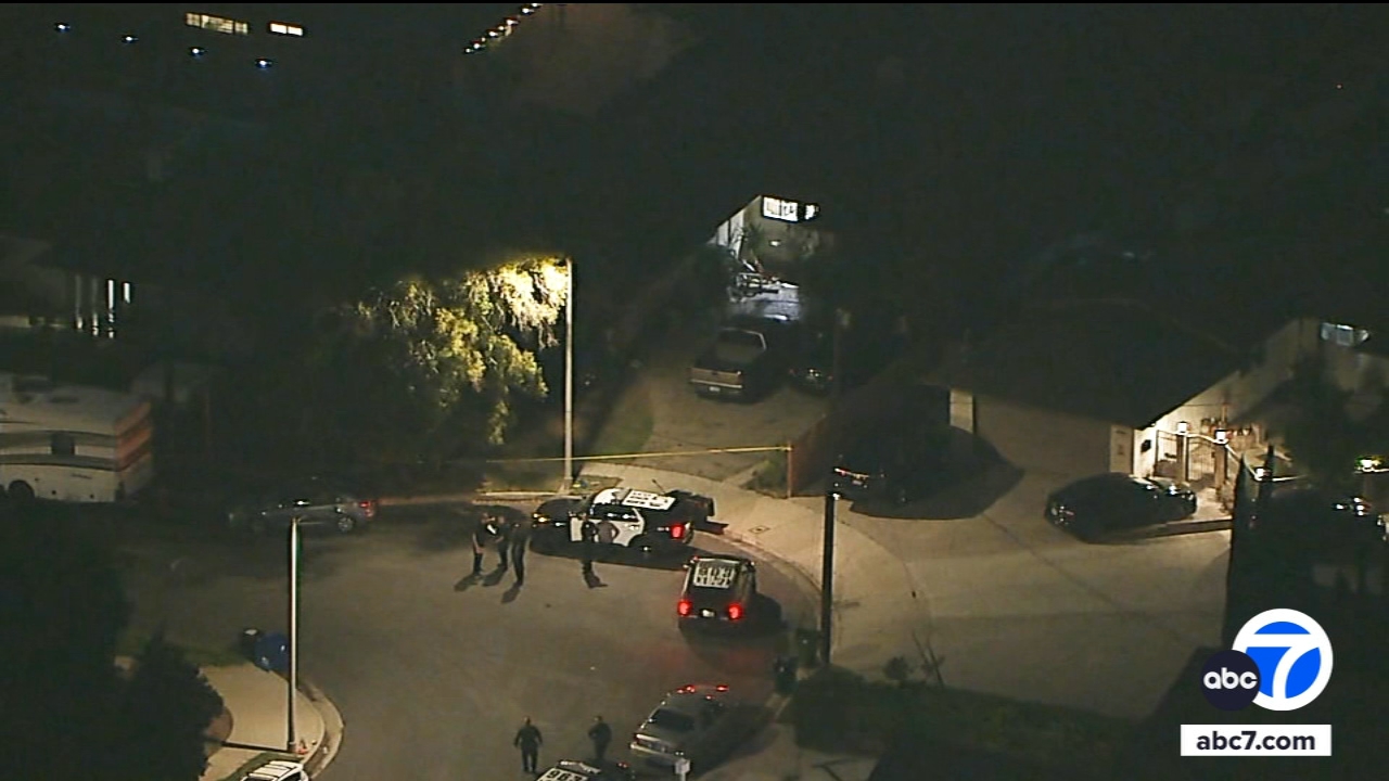 Suspect arrested after 2 men stabbed to death at Chatsworth home ...