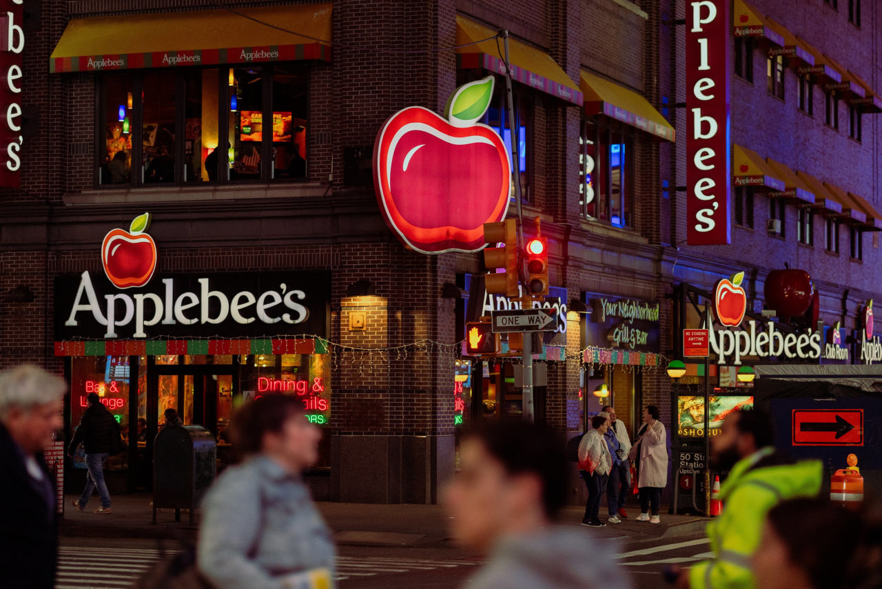 Applebee s Owner Sees Diners Trading Down as Economic Anxiety Grows