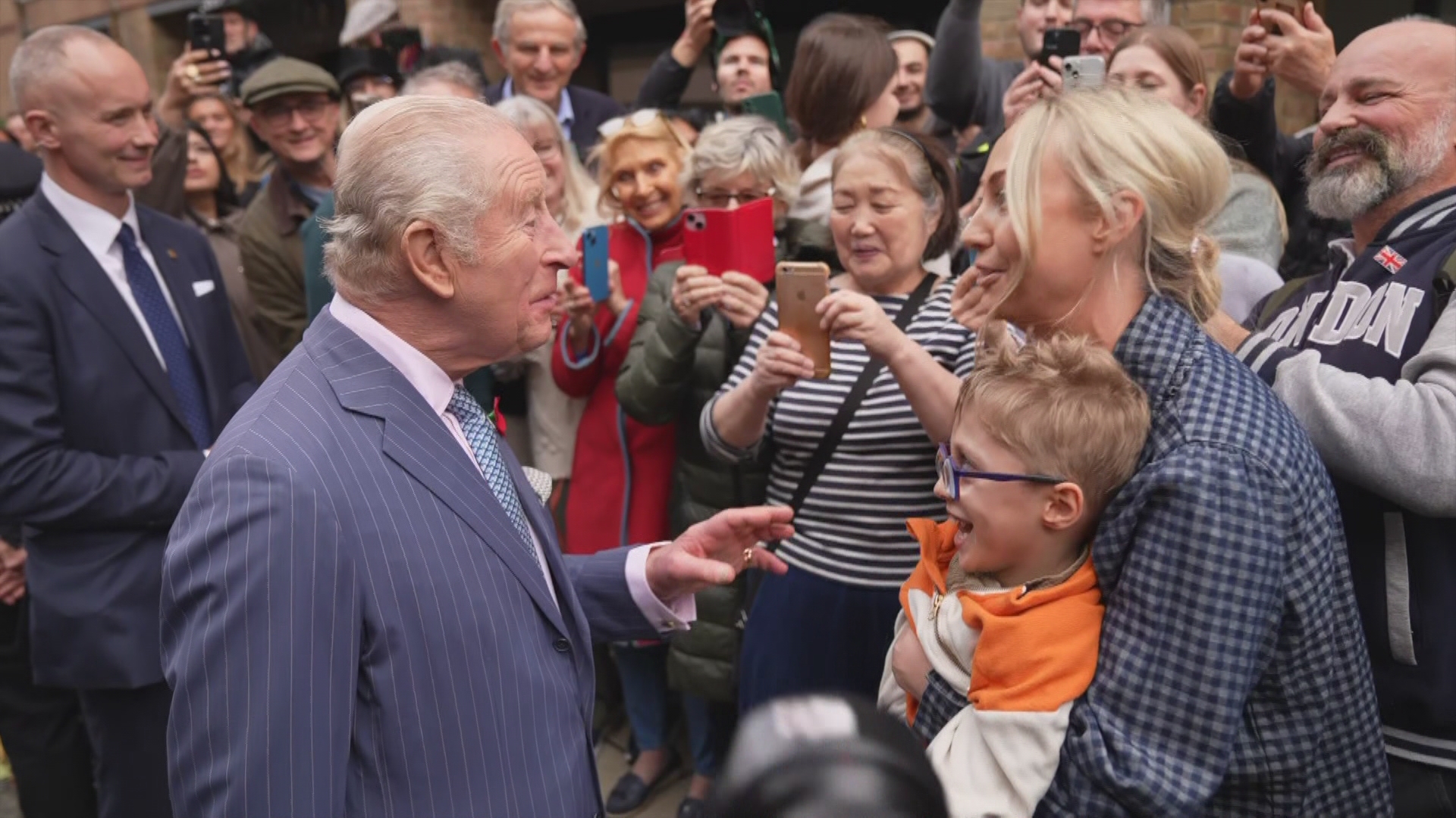 King meets young royalist in Battersea