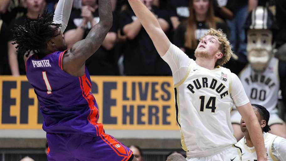 In Trey Kaufman-Renn's Absence, Jack Benter Becomes New Bright Spot for ...