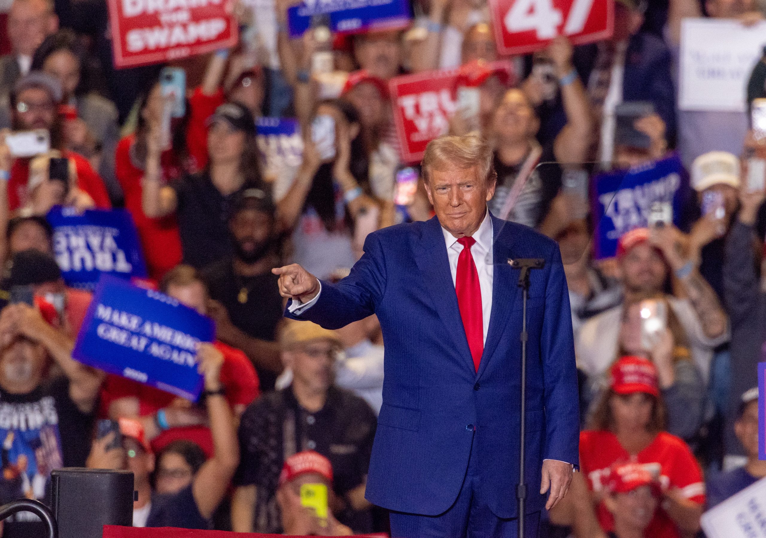 How Trump uses gestures to add color and intensity to his rhetoric