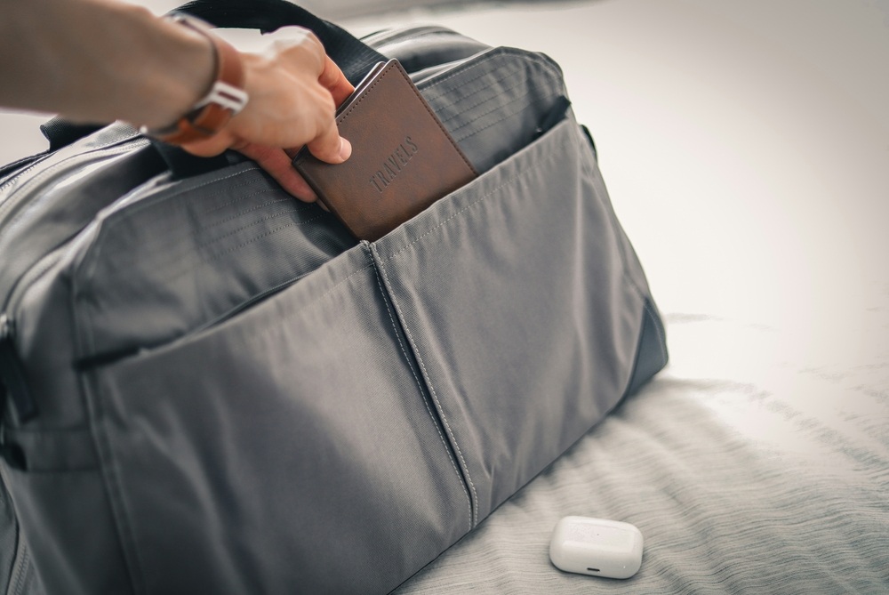 16 simple habits of travelers who never overpack<br>