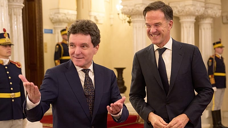 En Roumanie, Mark Rutte minimise l’impact du retrait des troupes ...