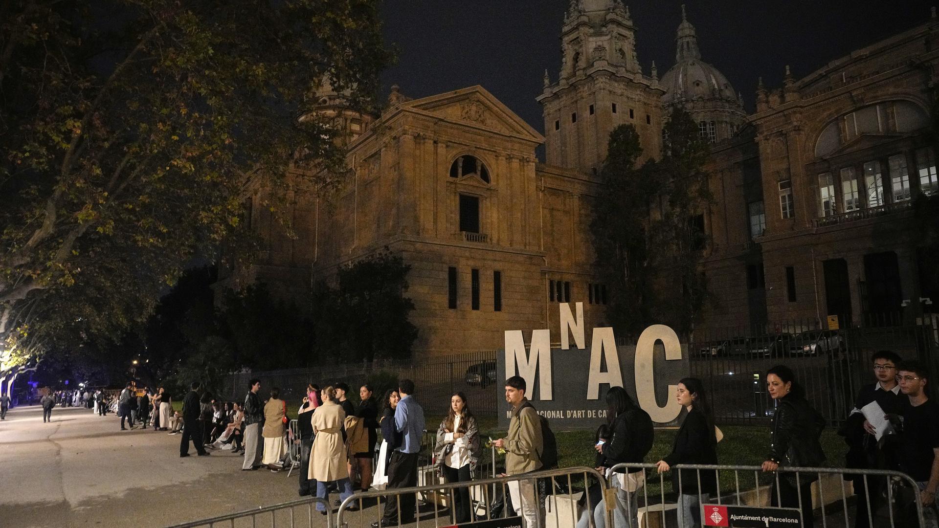 Rosalía entra en la polémica del MNAC y las pinturas murales de Sijena ...