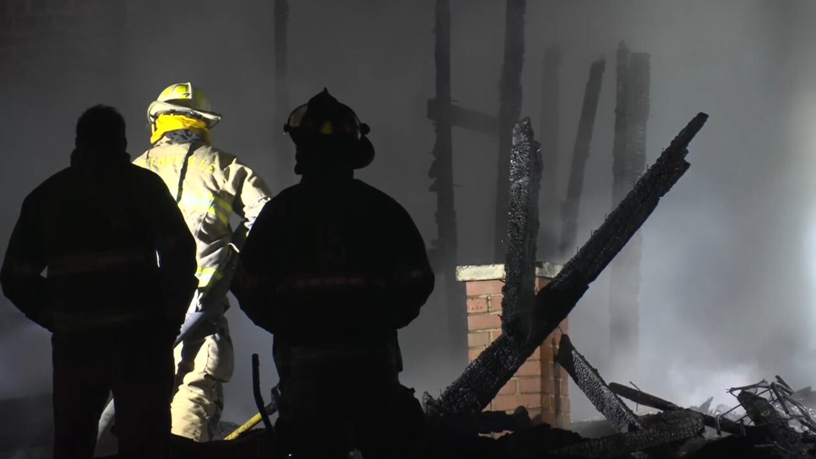 1 dead after 100-year-old house catches fire in South Carolina