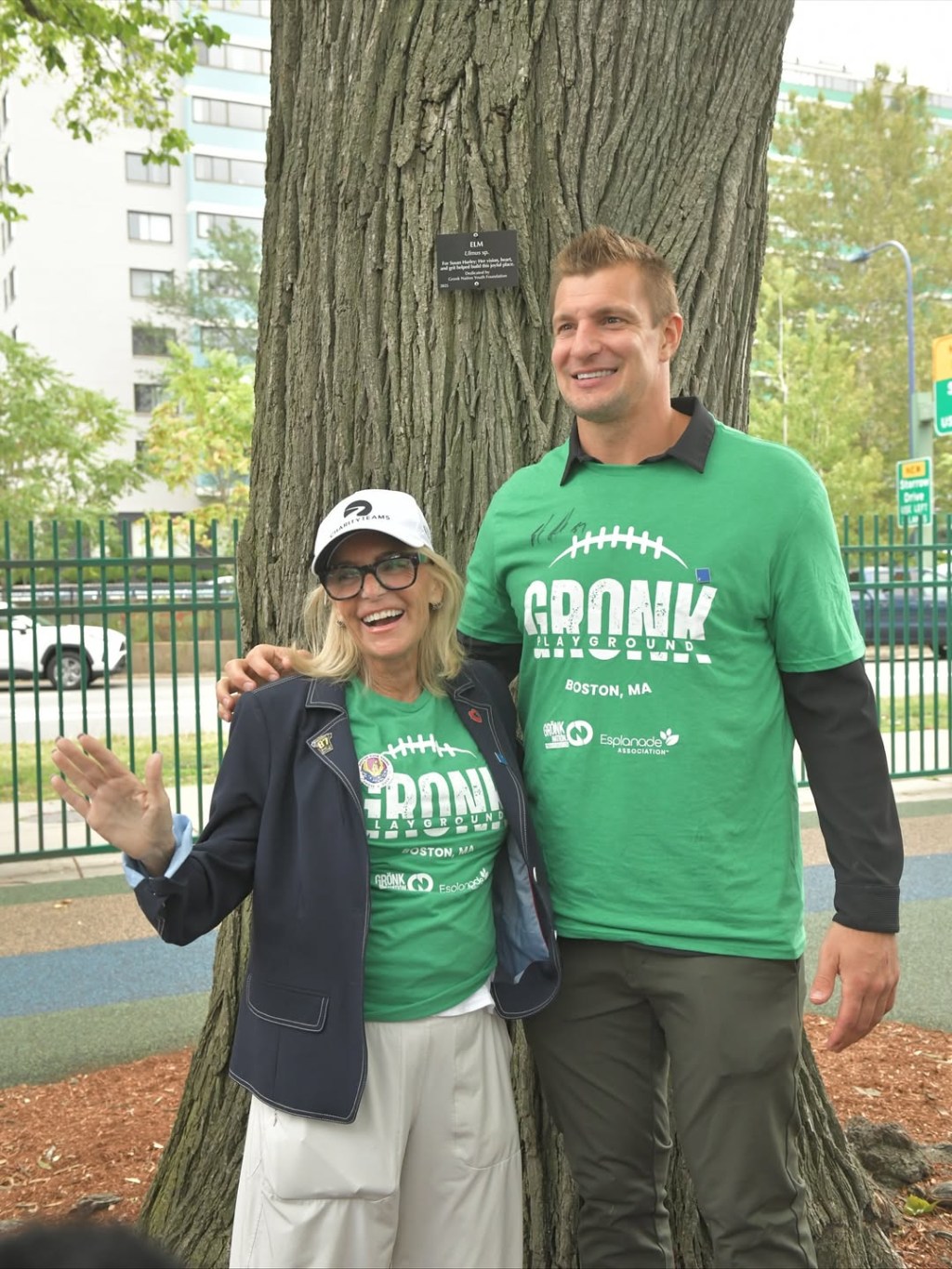 Rob Gronkowski mourns death of former Patriots cheerleader and ...