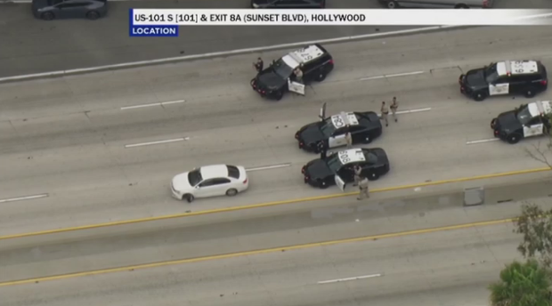Man refuses to exit car after 101 Freeway pursuit in Los Angeles ...