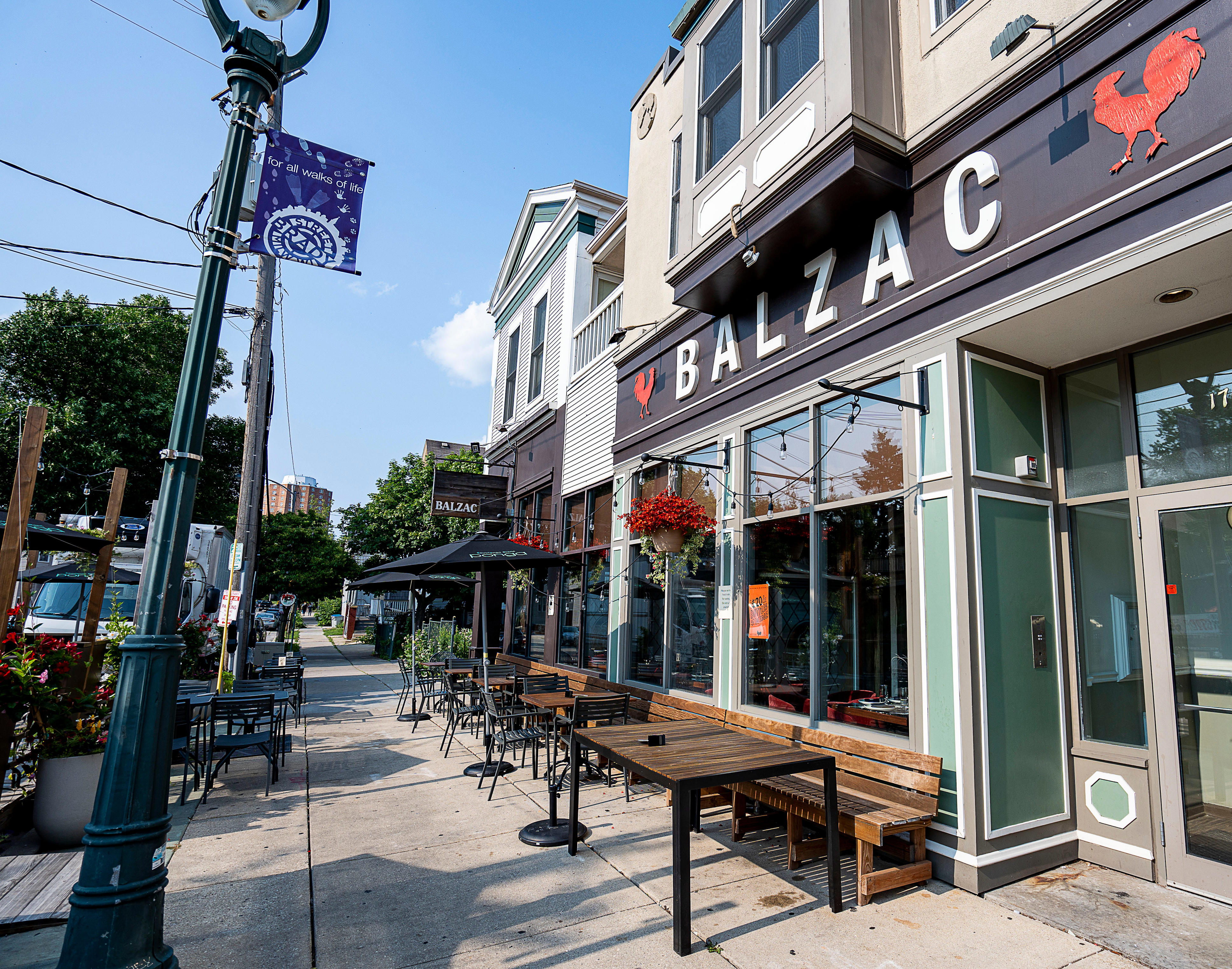 Award-winning chicken wing restaurant coming to old Balzac space on ...