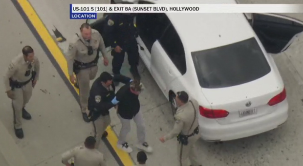Man refuses to exit car after 101 Freeway pursuit in Los Angeles ...