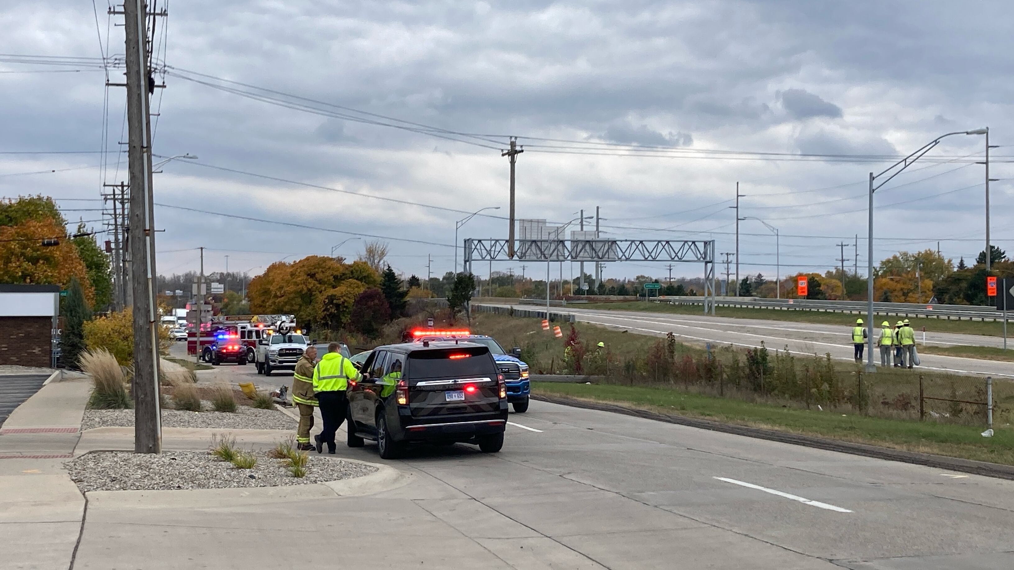 Car crashes into utility pole, leaving power lines dangling over US-127