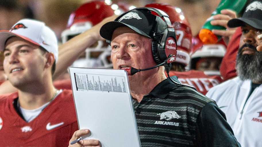 Razorbacks might have quarterback controversy going into season finale