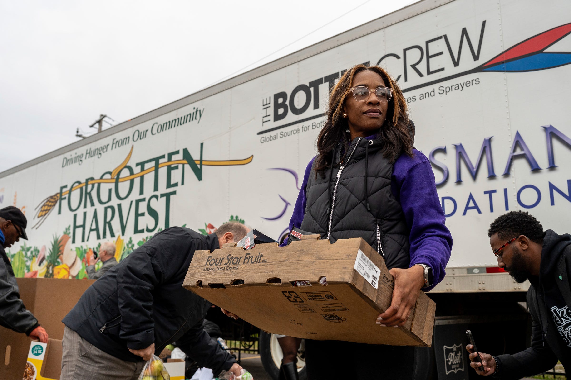 This Detroit map features nearly 100 food pantries during SNAP uncertainty