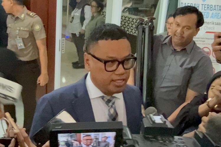 Setelah Kontroversi, Uya Kuya dan Adies Kadir Segera Kembali ke DPR