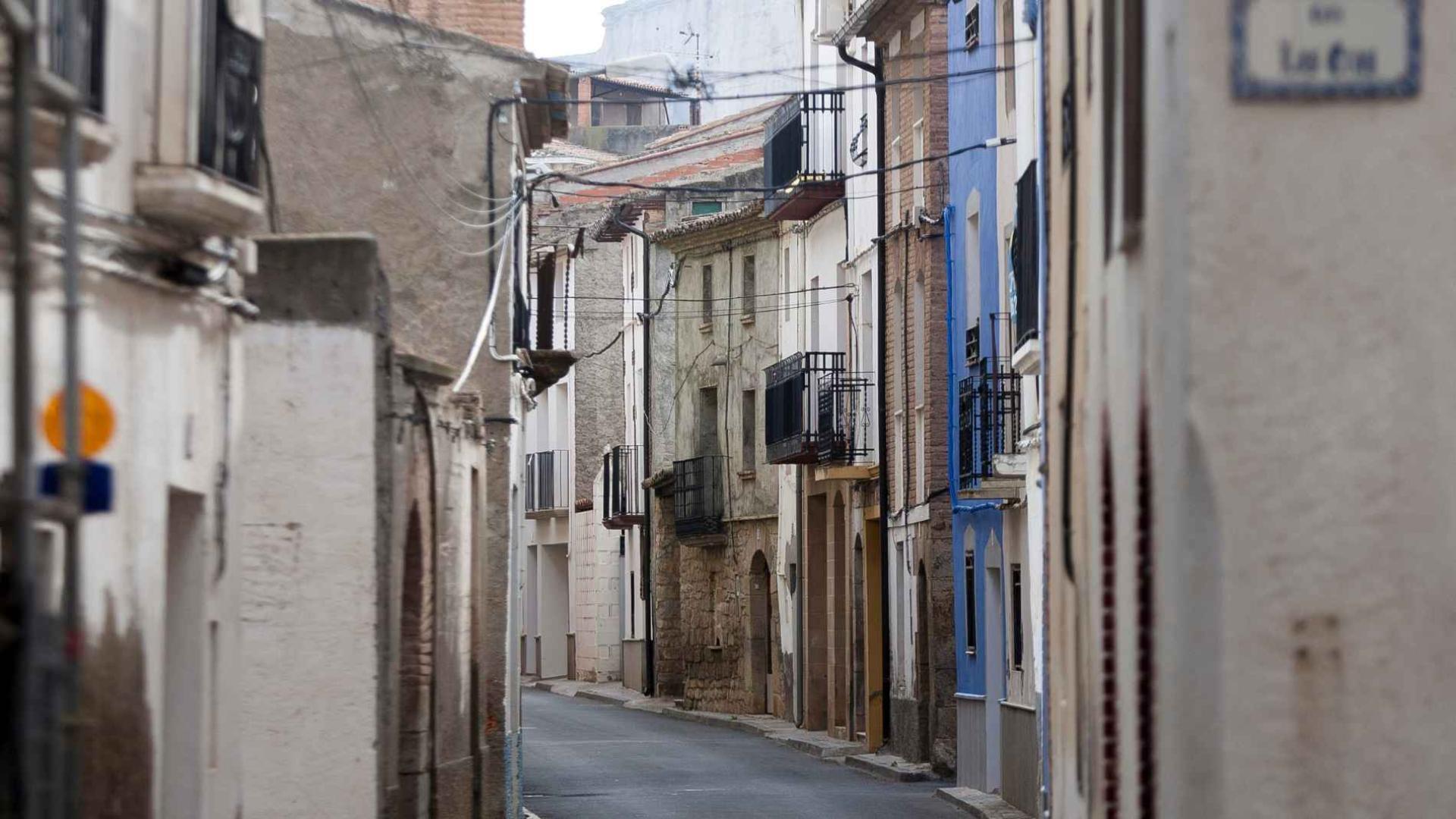 Casa barata a la venta en pueblo de Huesca por 85.000 euros: bodega, 5 ...