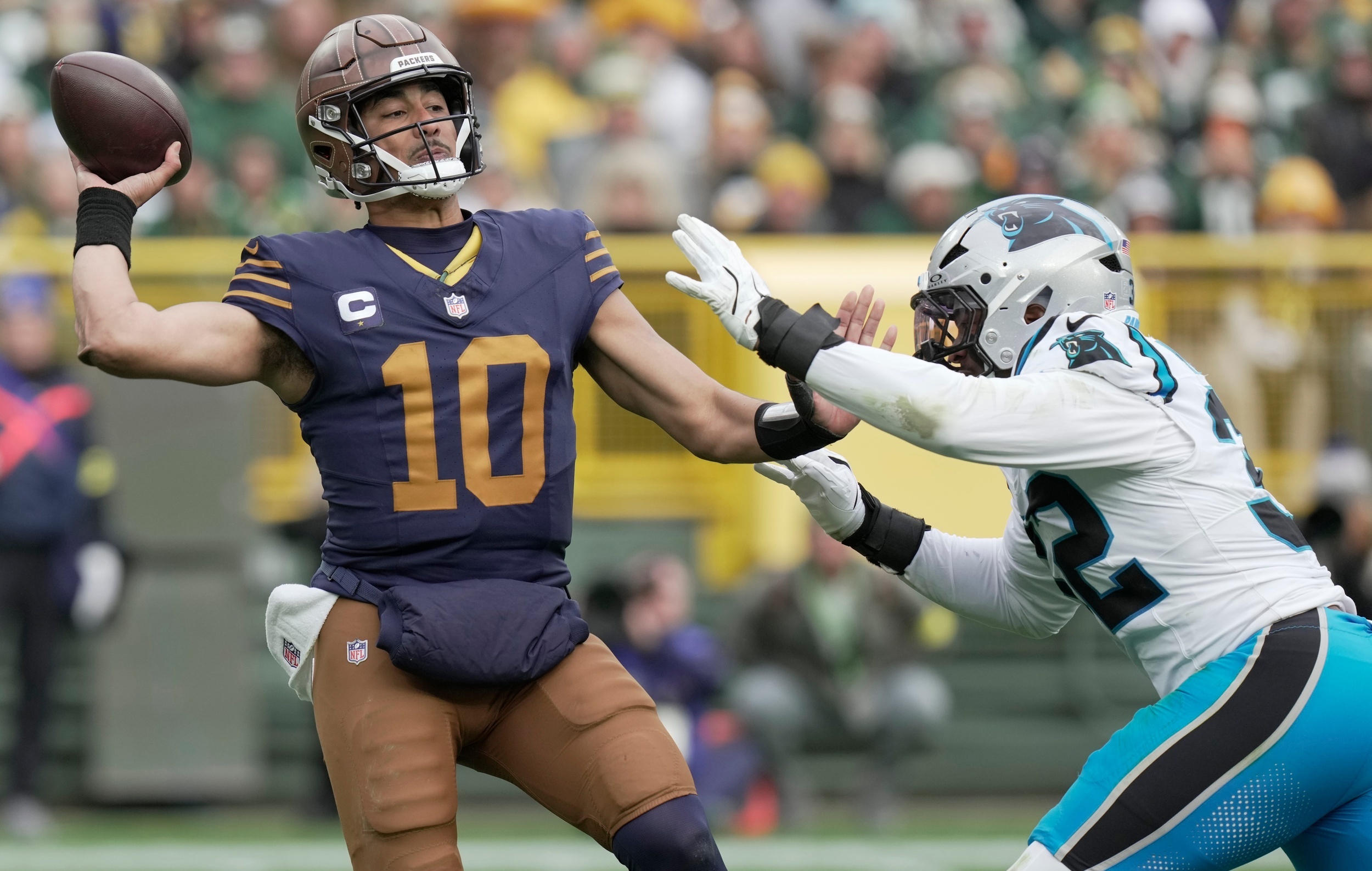 Packers Poised for Playoff Push After Balanced Midseason Stretch