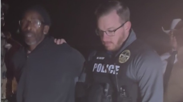 Man accused of shooting police officer arrested in Jacksonville, Texas