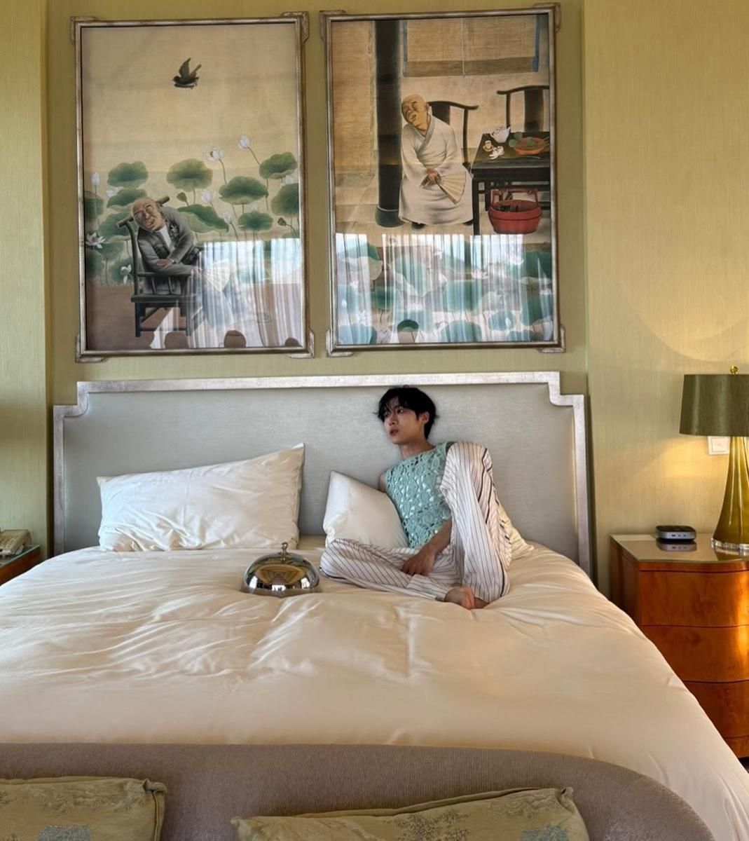 8 Potret Choo Young Woo di Bali 2025, Pemulihan Sambil Bekerja 2 AA1PTX8s