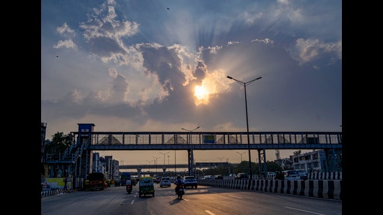 Delhi govt intensifies dust control, 45-day PWD clean-up now underway