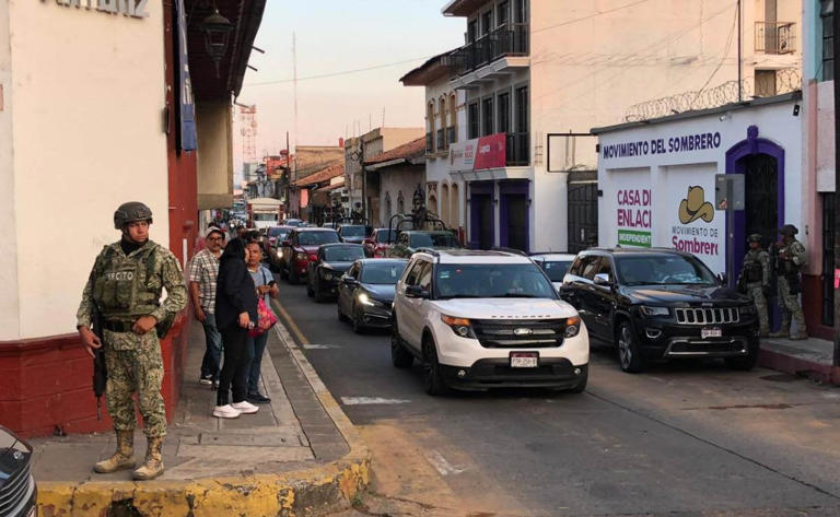 VIDEO Grecia Quiroz llega a Uruapan en medio de un fuerte dispositivo de  seguridad