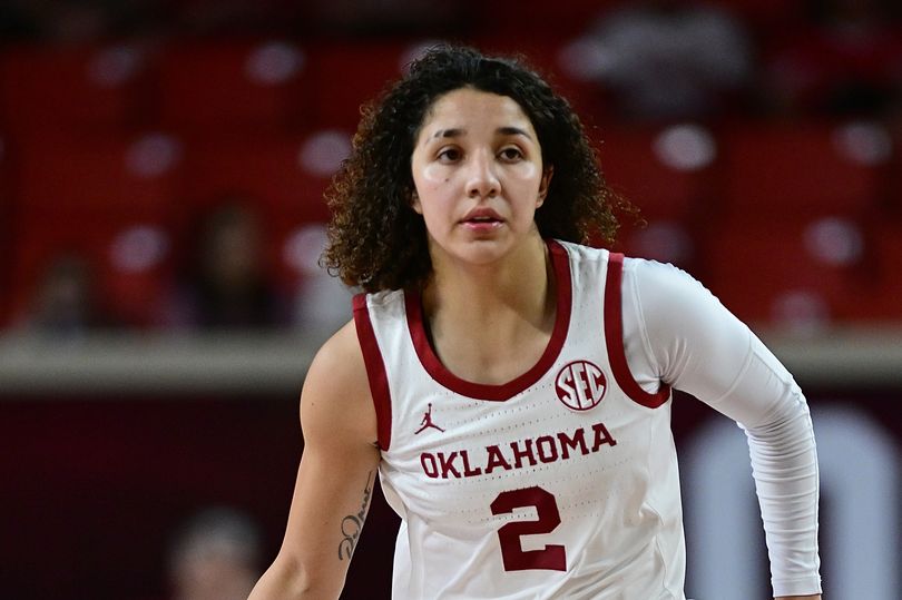 Texas Fans Chant at Aaliyah Chavez