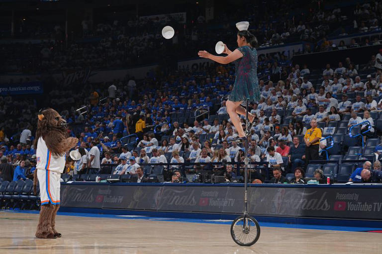 NBA fans in total agreement as Red Panda makes triumphant comeback from ...