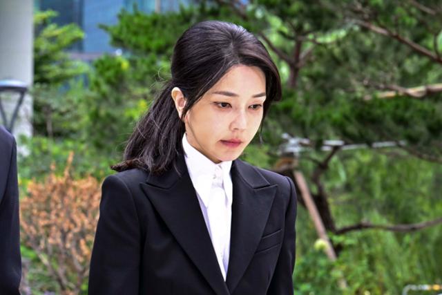 종합특검, 김건희 추가 명품 수수 정황 포착 강제수사, 국민의힘 당대표와 중진간 정면충돌, 법무부, 박상용 검사 직무정지