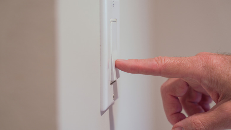 Is It Important To Turn Off LED Lights When Leaving The Room?