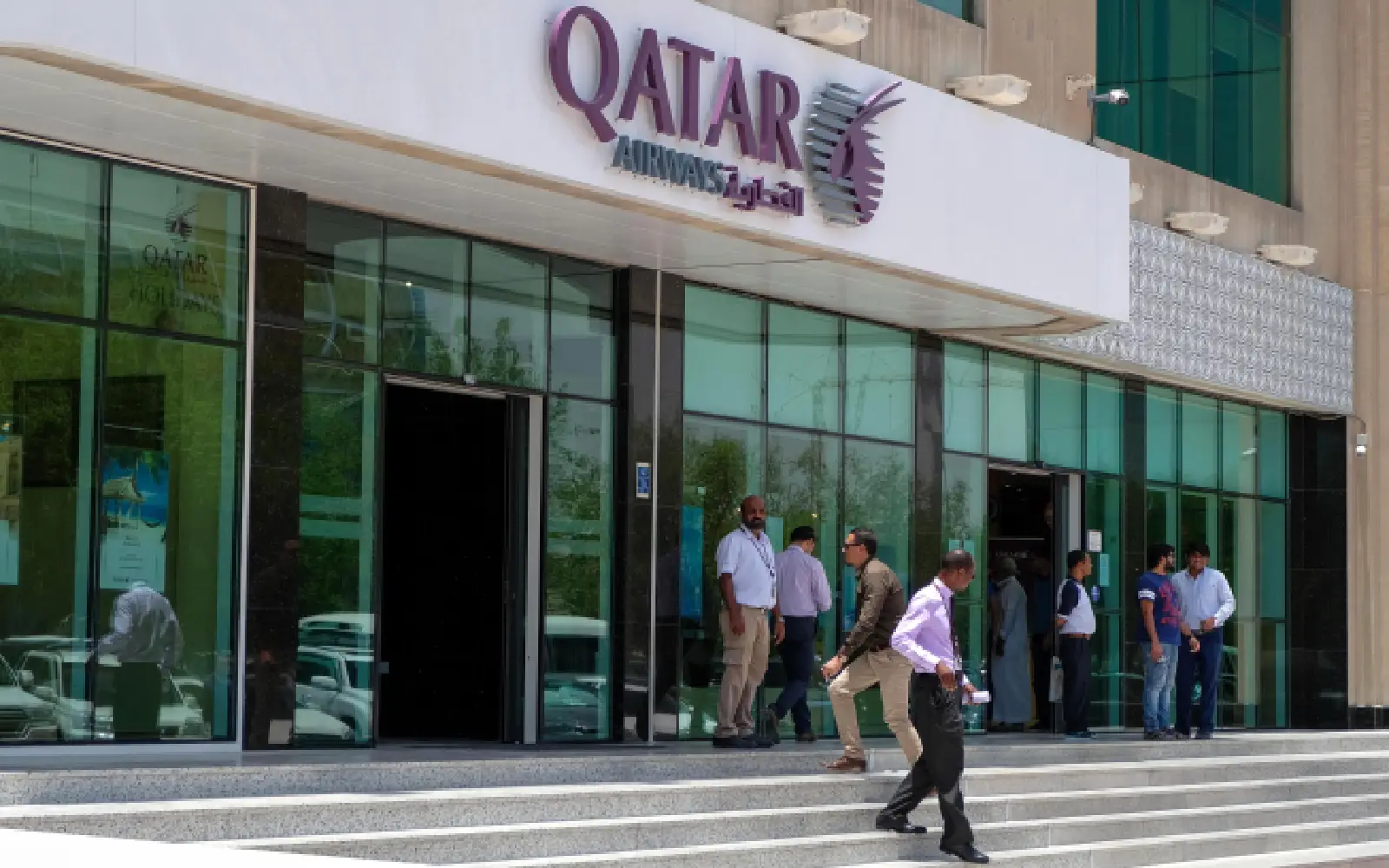 Qatar Airways to sell all of its Cathay Pacific stake