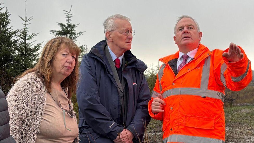 NI secretary meets Disappeared victim's family at dig site