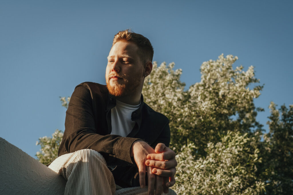 15 Things Lonely Men Often Say to Downplay Their Feelings of Isolation