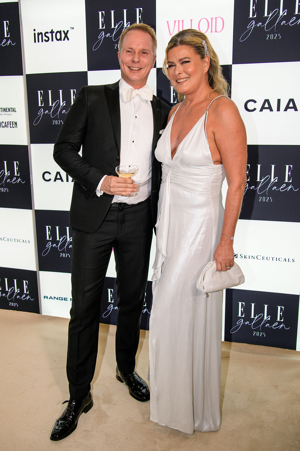 Petter Pilgaard og Vendela Kirsebom på rød løper før Elle-gallaen 2025 på Theatercafeen. Foto: Stian Lysberg Solum / NTB