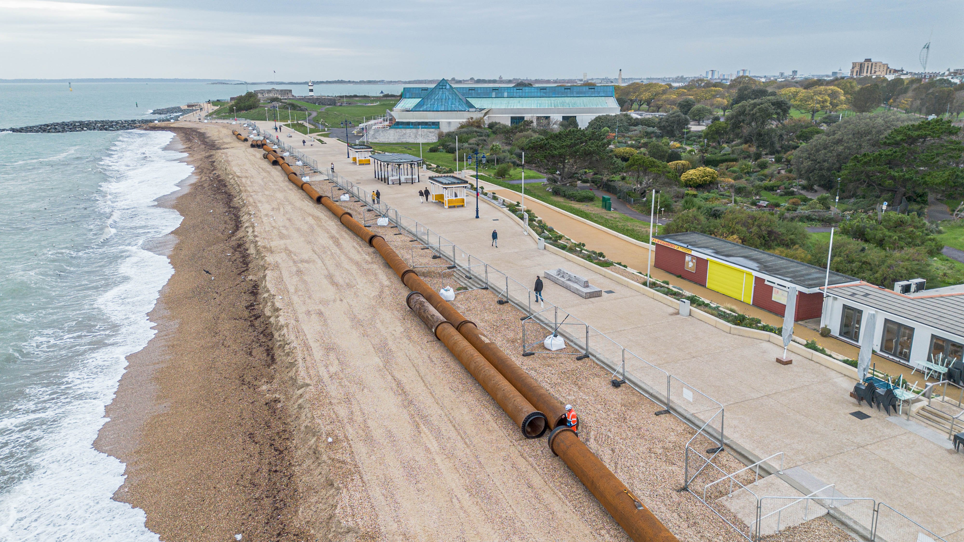 Giant pipes installed at Southsea as vital sea defence works continues ...