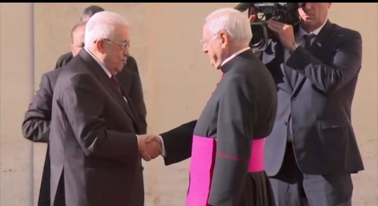 Abu Mazen arriva in Vaticano per incontrare il Papa
