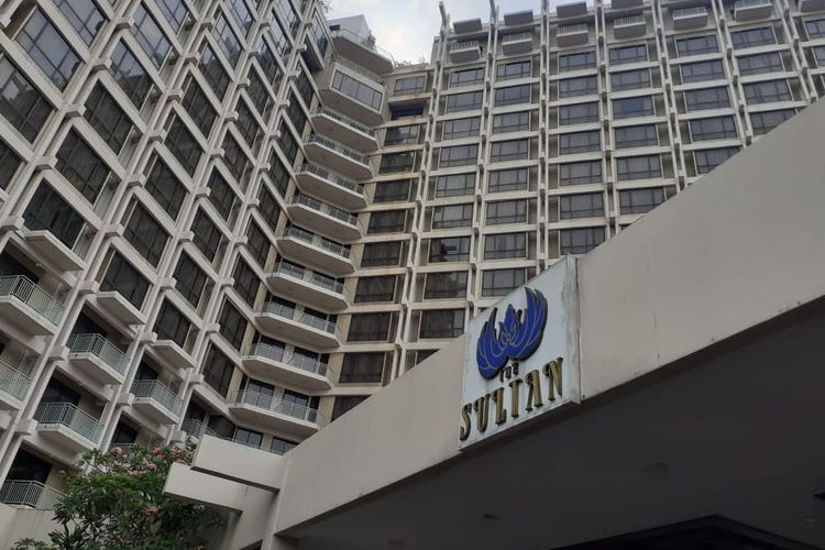 Pemilik Hotel Sultan atau Indobuilco adalah Keluarga Ibnu Sutowo.