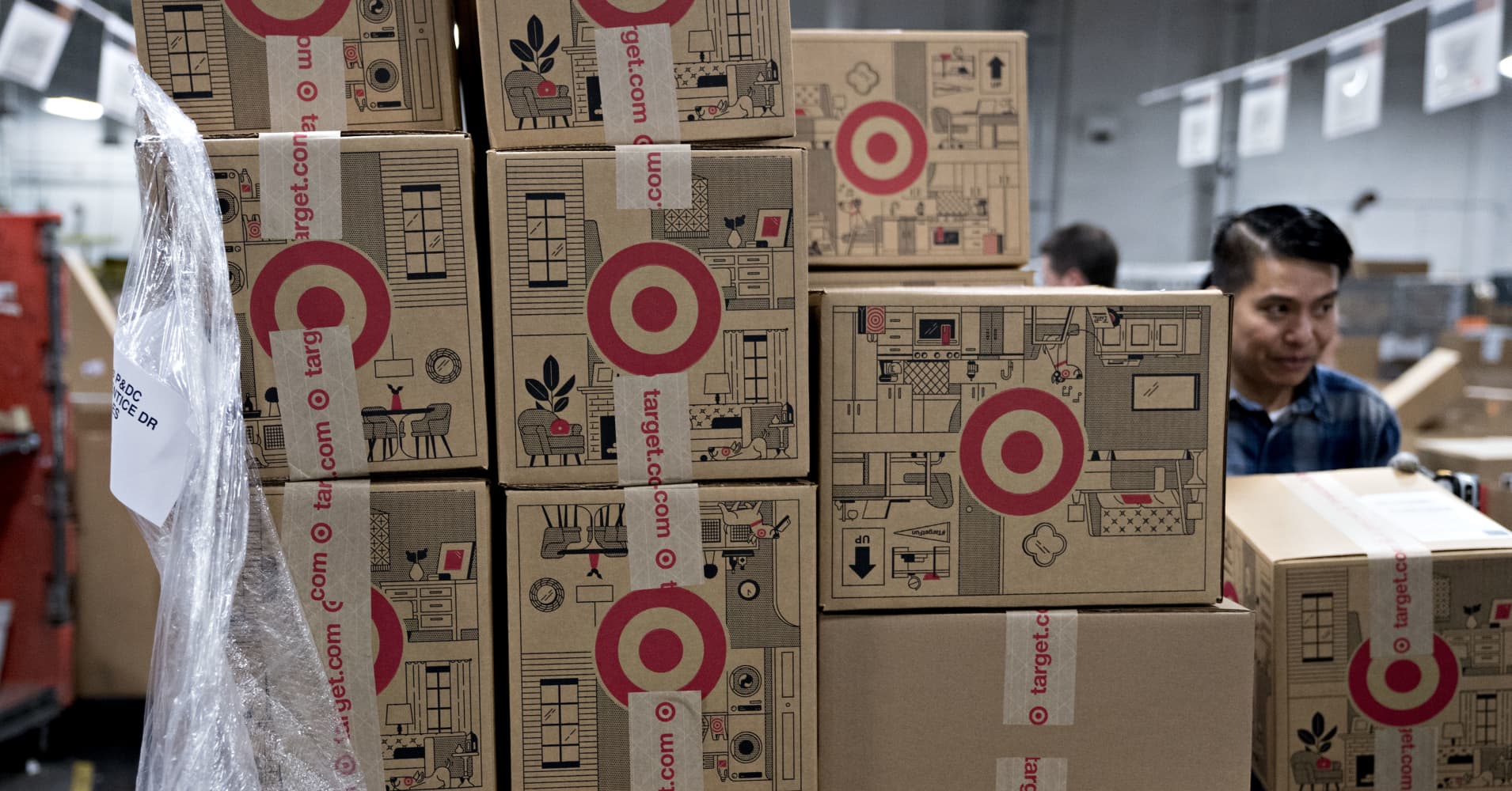 Target's sloppier stores are wearing on shoppers, and its turnaround ...
