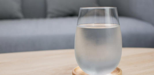 كوب من الماء