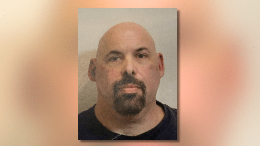 Man accused of defrauding Stratford small business of $14K turns himself in