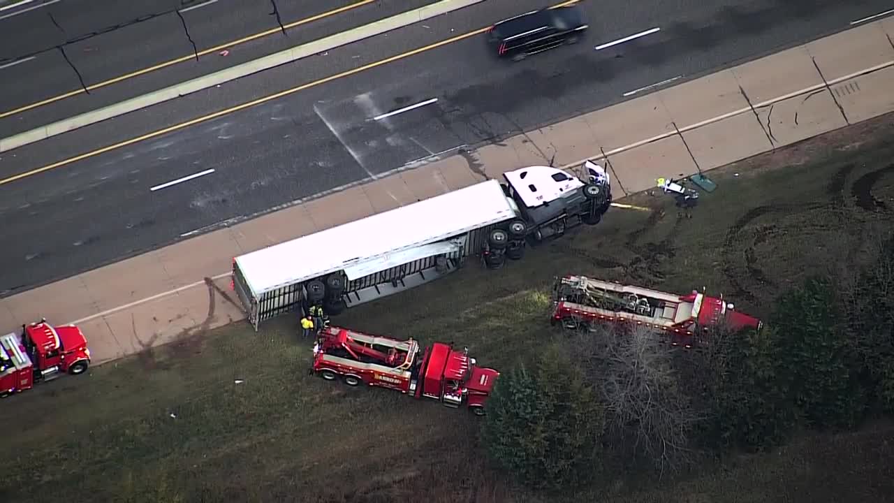 Turner Turnpike reopens after rollover crash involving semi-trailer in ...