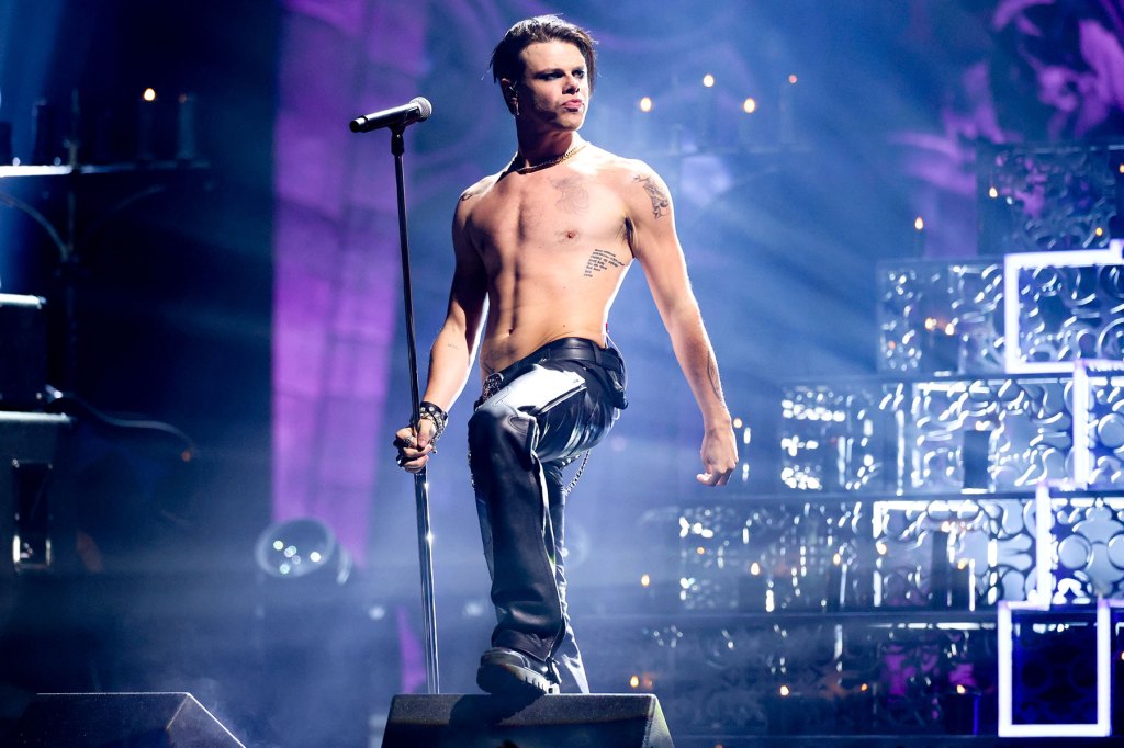 La gira australiana de Yungblud en 2026 sigue adelante a pesar de las cancelaciones mundiales.