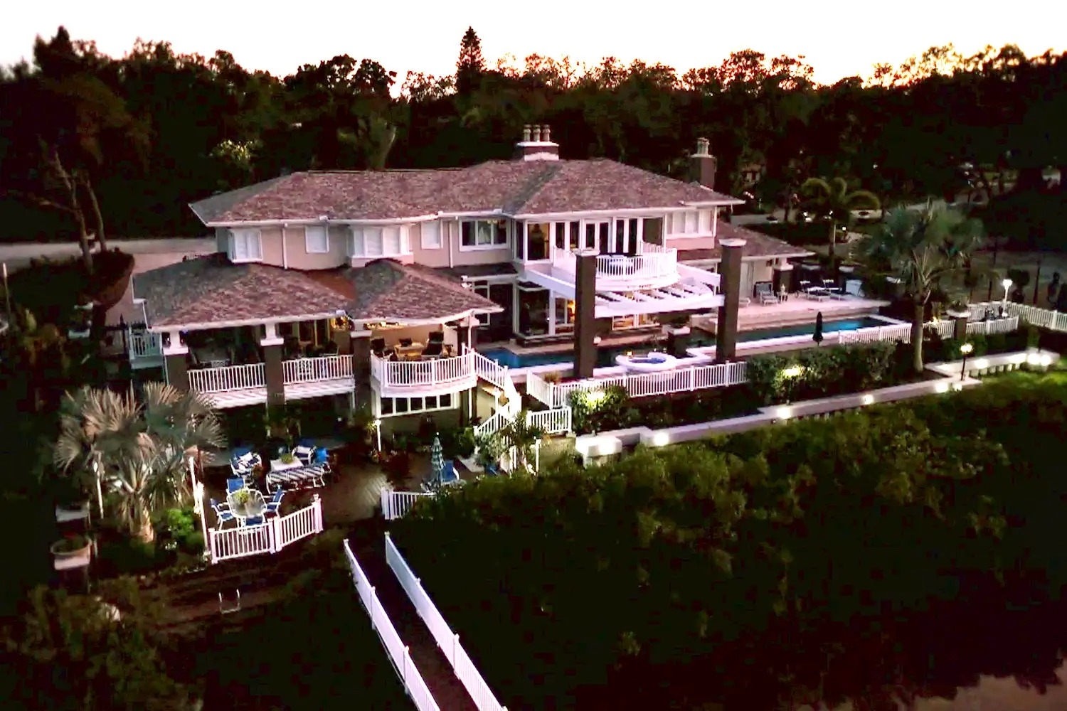 Cái chết bí ẩn trong dinh thự của bác sĩ triệu phú