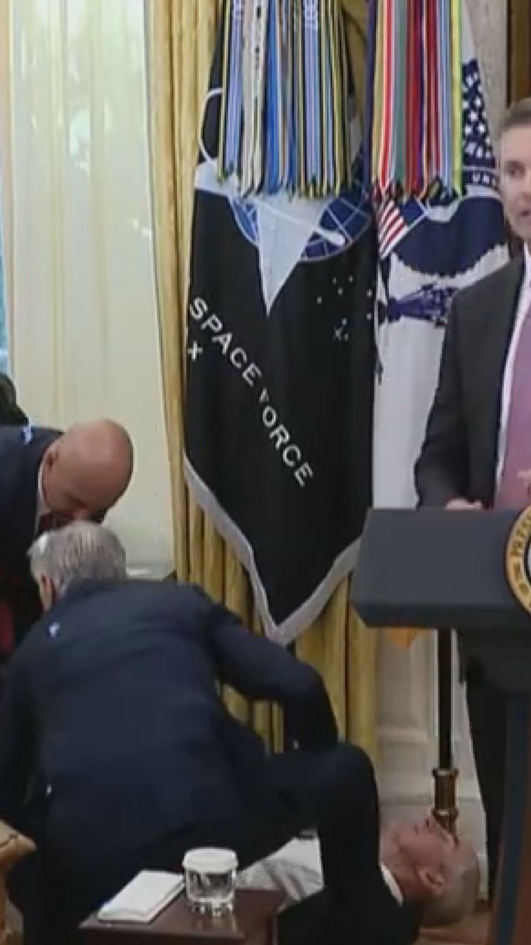 Healthcare executive passes out in Oval Office during Trump's ...