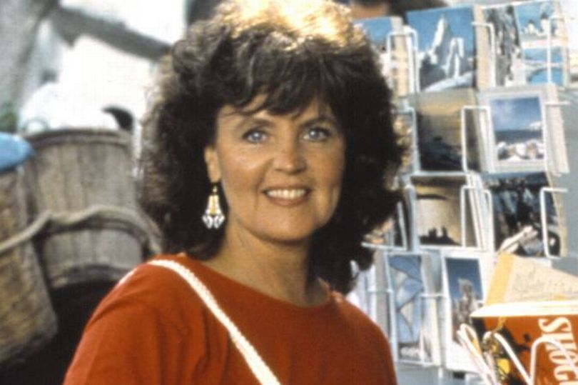 Shirley Valentine star Pauline Collins dies at 85 after Parkinson's ...