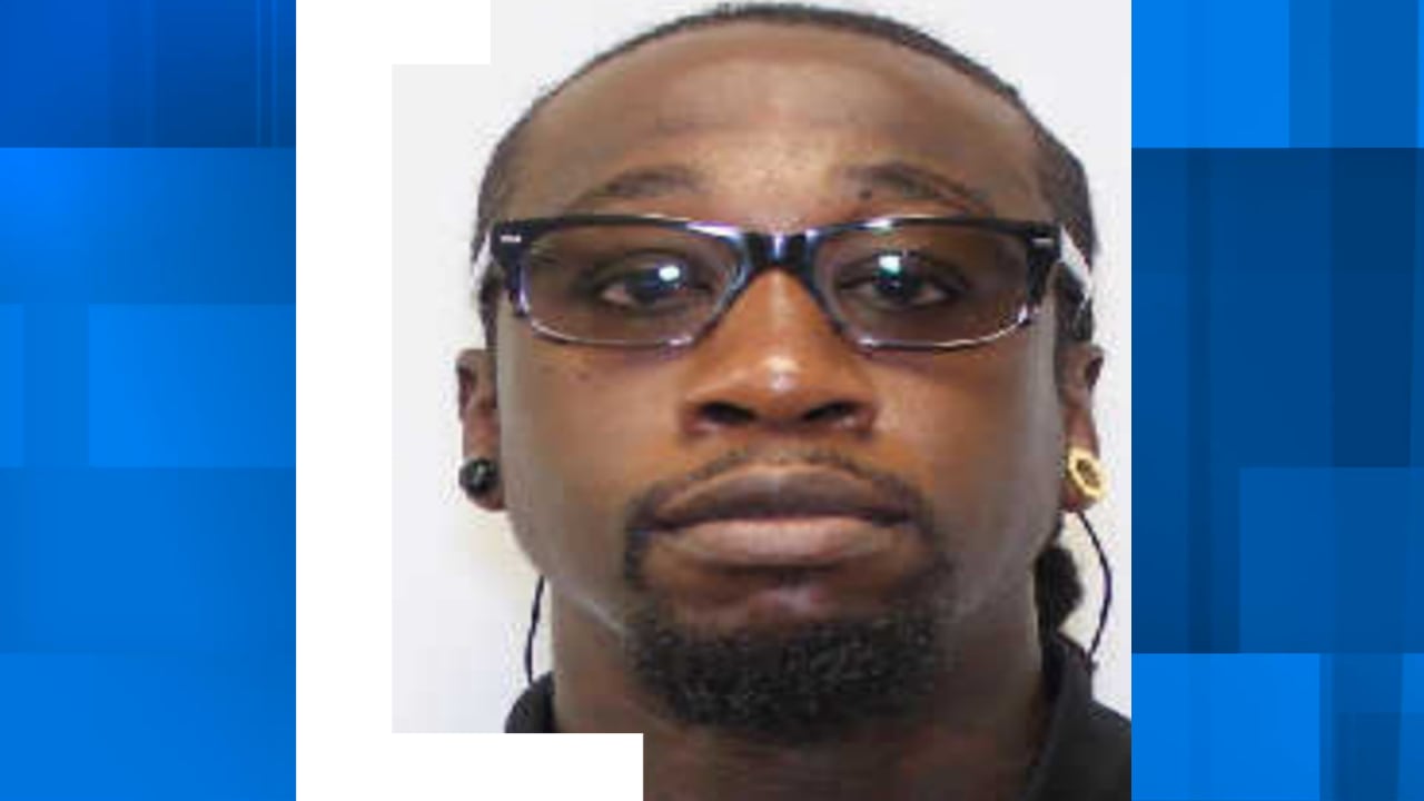 Berkeley County deputies search for man who allegedly assaulted a deputy