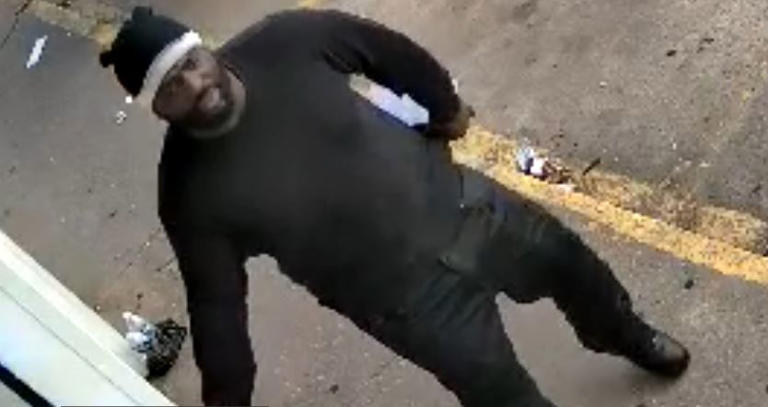 Portsmouth Police seek suspect in armed robbery on High Street